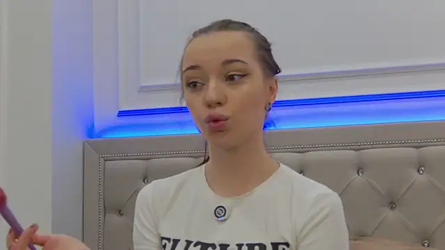 ZoeyNeal online show from 03-20-26, 01:49