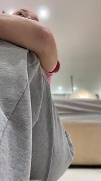 ZoeyNeal online show from 04-20-26, 02:09