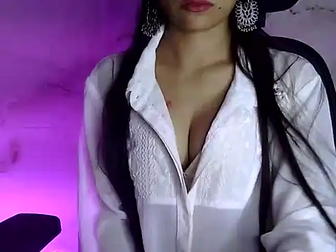 Snapshot of Shizuka_11 chatting on 03-08-26, 05:17 Shizuka 11 online show from 03-08-26, 05:17