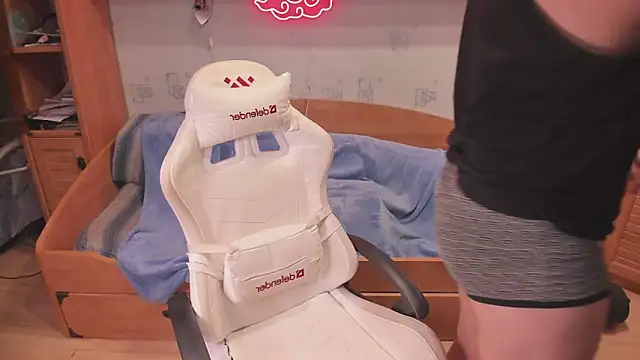 Snapshot of Dexter_Bennett chatting on 03-18-26, 05:38 Dexter Bennett online show from 03-18-26, 05:38