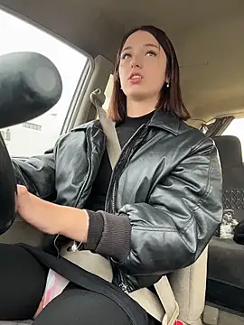 DollyTall online show from 09-30-25, 11:04