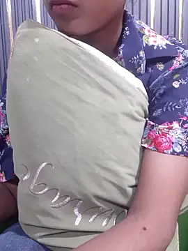 Snapshot of AnkitaDevi chatting on 11-11-25, 04:01 AnkitaDevi online show from 11-11-25, 04:01