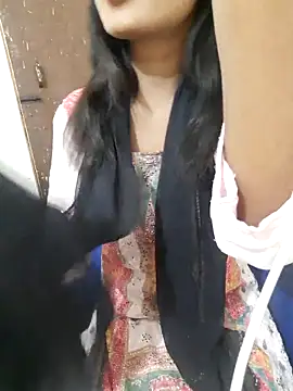 Snapshot of AnkitaDevi chatting on 04-06-26, 03:59 AnkitaDevi online show from 04-06-26, 03:59