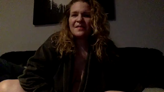 Snapshot of less-is-moore chatting on 01-17-26, 03:28 less-is-moore online show from 01-17-26, 03:28