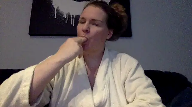 Snapshot of less-is-moore chatting on 02-11-26, 01:05 less-is-moore online show from 02-11-26, 01:05