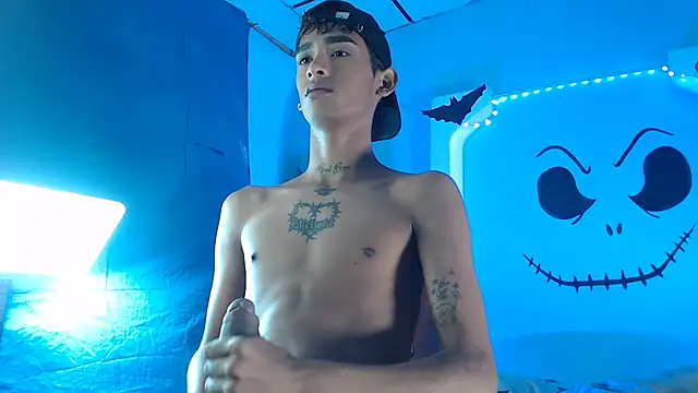 Snapshot of gabo_hotboy chatting on 10-15-25, 08:47 gabo hotboy online show from 10-15-25, 08:47