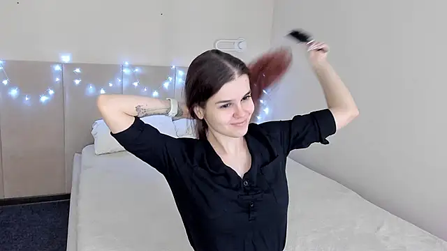 Snapshot of Infinity_Ti chatting on 01-09-26, 01:41 Infinity Ti online show from 01-09-26, 01:41