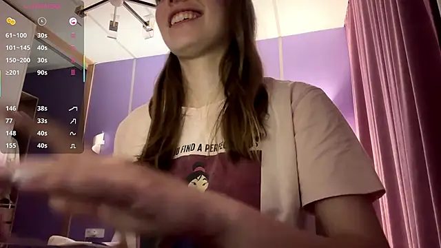 Snapshot of LinaMoonBlessed chatting on 05-17-26, 01:40 LinaMoonBlessed online show from 05-17-26, 01:40