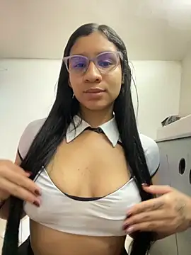 Danny gonza online show from 10-22-25, 02:12