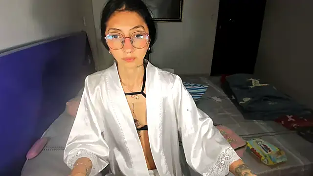 Snapshot of Anais_lux chatting on 07-29-26, 10:52 Anais lux online show from 07-29-26, 10:52