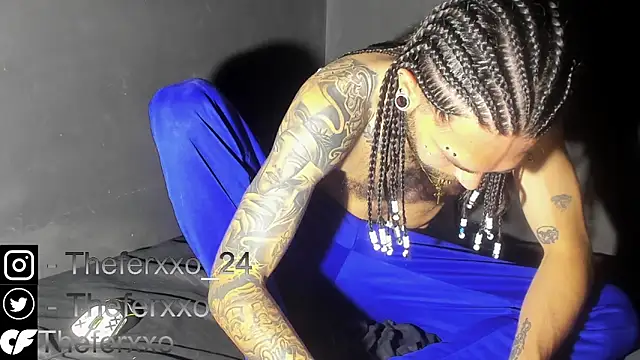 Snapshot of Theferxxo_12 chatting on 04-01-26, 10:40 Theferxxo 12 online show from 04-01-26, 10:40