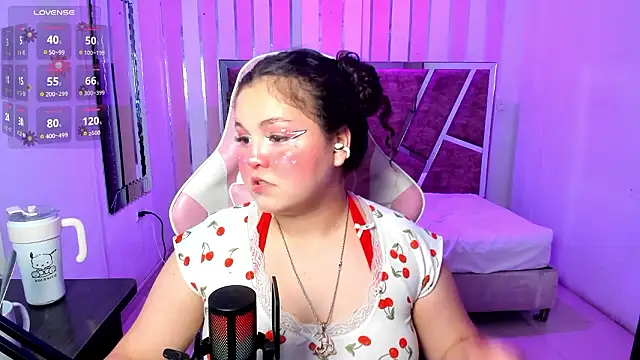 Snapshot of ShylySweet chatting on 03-08-26, 06:06 ShylySweet online show from 03-08-26, 06:06