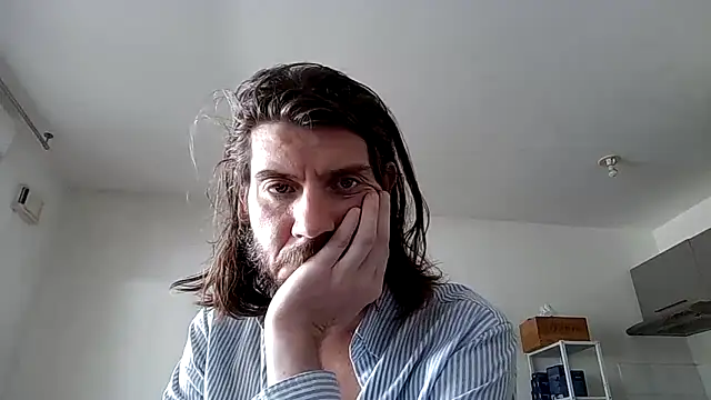 Snapshot of captainckring chatting on 06-08-26, 10:26 captainckring online show from 06-08-26, 10:26