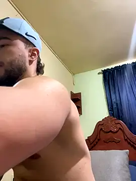 Snapshot of MaxDell chatting on 09-21-25, 07:26 MaxDell online show from 09-21-25, 07:26