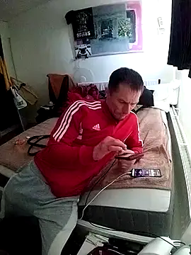 Snapshot of Wilsonn86 chatting on 05-22-26, 05:25 Wilsonn86 online show from 05-22-26, 05:25