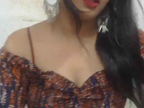 Snapshot of POOJA_199 chatting on 06-15-26, 07:32 POOJA 199 online show from 06-15-26, 07:32