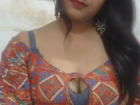 Snapshot of POOJA_199 chatting on 07-11-26, 08:17 POOJA 199 online show from 07-11-26, 08:17