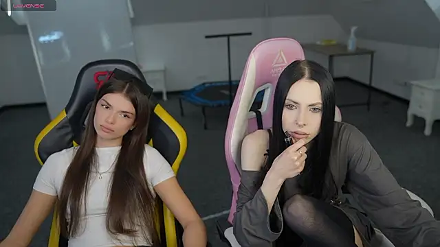 VivianSweet  online show from 03-04-26, 11:27