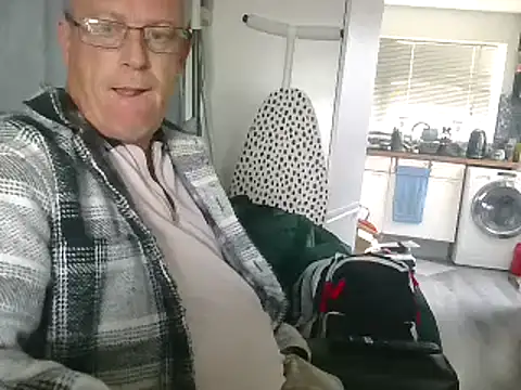 Snapshot of hefin18 chatting on 02-02-25, 02:13 hefin18 online show from 02-02-25, 02:13