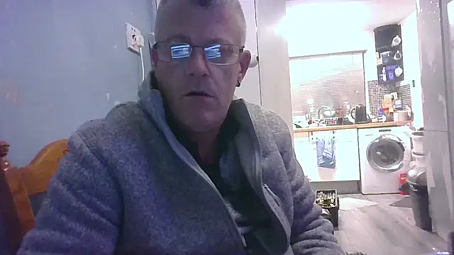 Snapshot of hefin18 chatting on 02-26-25, 07:27 hefin18 online show from 02-26-25, 07:27