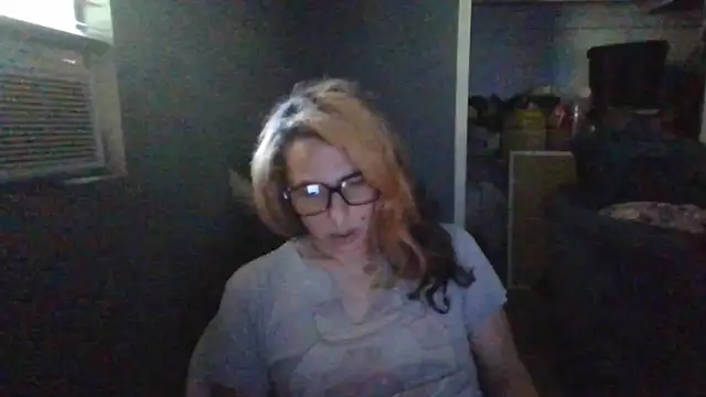 Snapshot of mayra_mayhem chatting on 06-18-26, 04:00 mayra mayhem online show from 06-18-26, 04:00