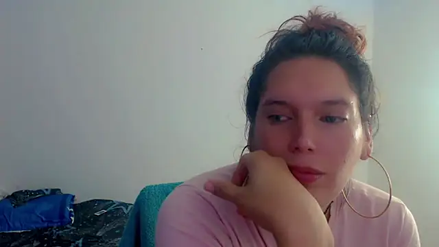 samanthaa hot  online show from 01-05-26, 10:57