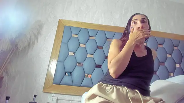 crystal sm online show from 10-04-25, 03:04