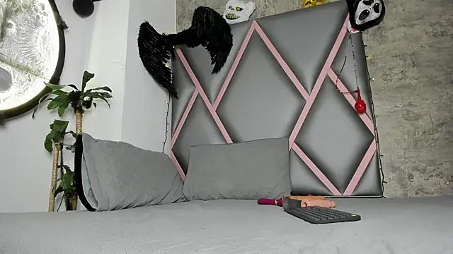 Euphoria 07 online show from 10-26-25, 03:45