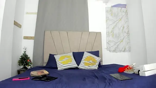 Lady miss    online show from 12-16-25, 12:32