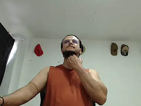 Snapshot of cloudsxxx chatting on 03-04-26, 01:28 cloudsxxx online show from 03-04-26, 01:28