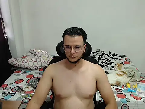 Snapshot of cloudsxxx chatting on 03-31-26, 07:03 cloudsxxx online show from 03-31-26, 07:03