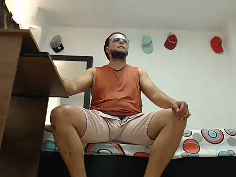 cloudsxxx online show from 07-23-26, 04:27