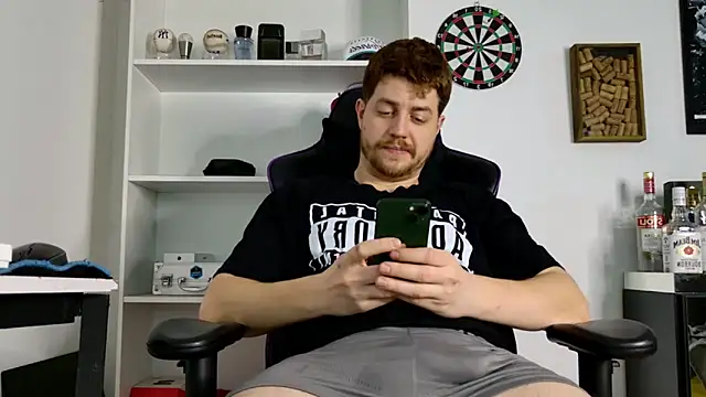 aaron nvk online show from 06-12-26, 04:22
