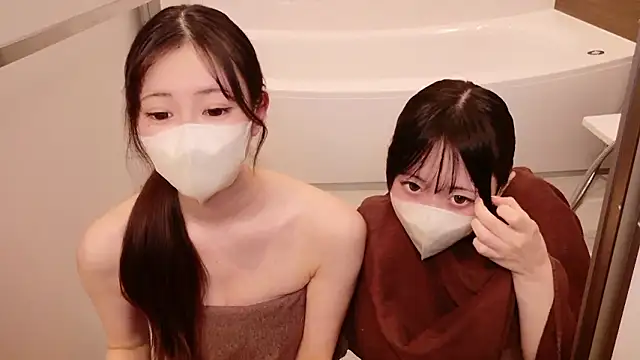 Snapshot of MOEMOE-Q chatting on 11-04-25, 07:35 MOEMOE-Q online show from 11-04-25, 07:35