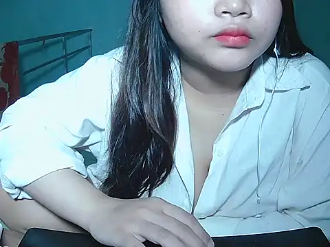 Lily3322 online show from 04-21-26, 12:56