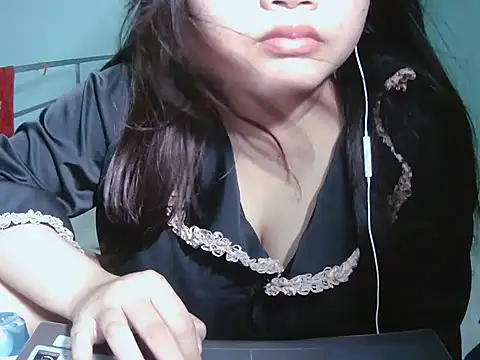 Lily3322 online show from 05-04-26, 03:13