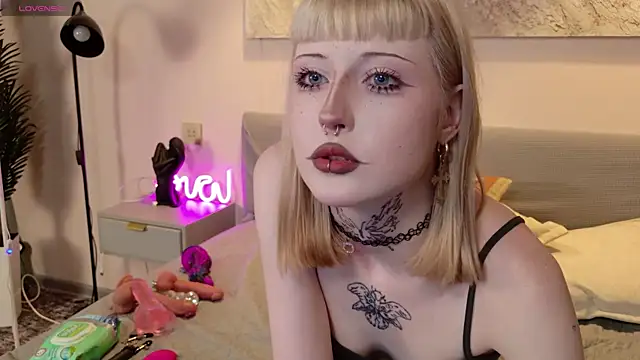 MilkMeSoftly online show from 06-21-26, 08:28