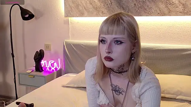 MilkMeSoftly online show from 06-26-26, 08:19