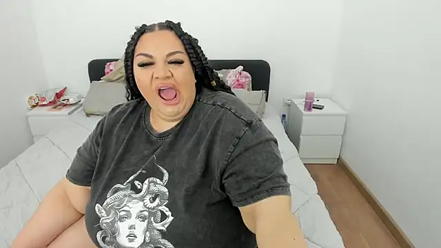 Snapshot of EvvaBBW chatting on 11-25-25, 06:30 EvvaBBW online show from 11-25-25, 06:30