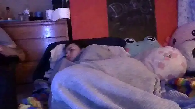 Snapshot of princessbr_013 chatting on 02-12-26, 01:44 princessbr 013 online show from 02-12-26, 01:44