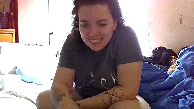 Snapshot of princessbr_013 chatting on 02-12-26, 02:45 princessbr 013 online show from 02-12-26, 02:45