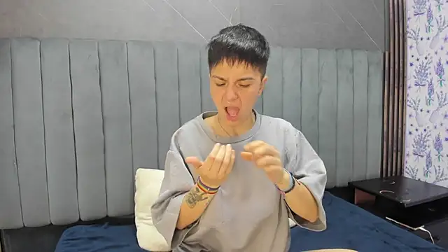  Hannah Hot online show from 12-19-25, 02:29