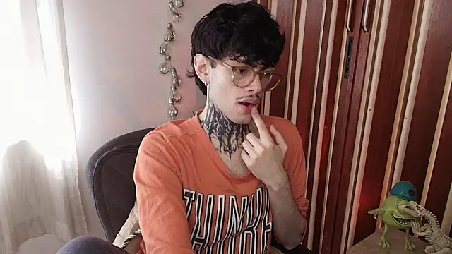 Mihail leroy online show from 12-18-25, 03:29