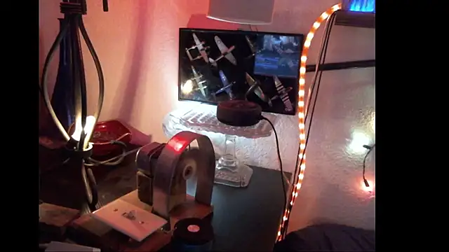 Pussyeat2please online show from 04-18-26, 07:07