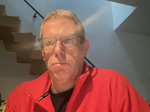 Snapshot of choupipat1 chatting on 10-18-25, 06:48 choupipat1 online show from 10-18-25, 06:48