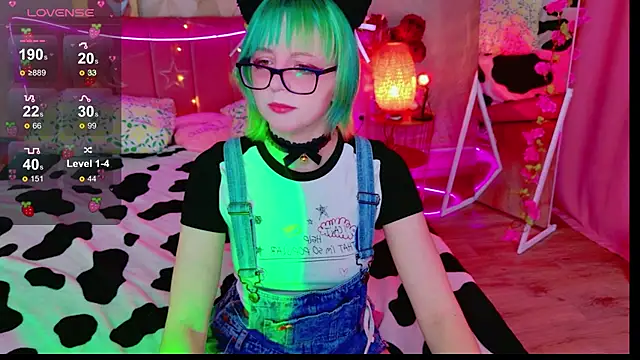 CoralineYoung online show from 04-12-26, 07:24