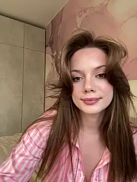 Rosie Holmes  online show from 10-04-25, 12:47