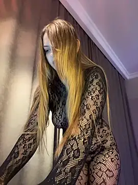 Nikole Boom online show from 09-25-25, 07:06