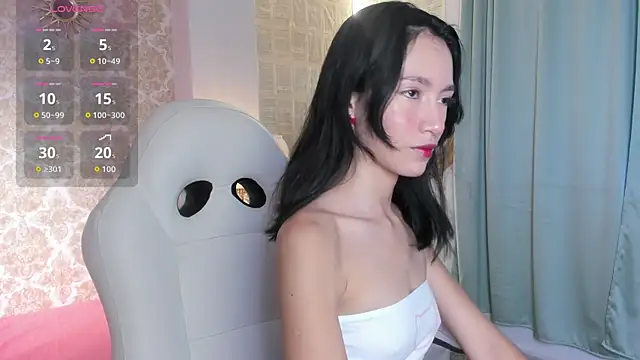 Snapshot of LilyThea chatting on 09-17-25, 08:43 LilyThea online show from 09-17-25, 08:43