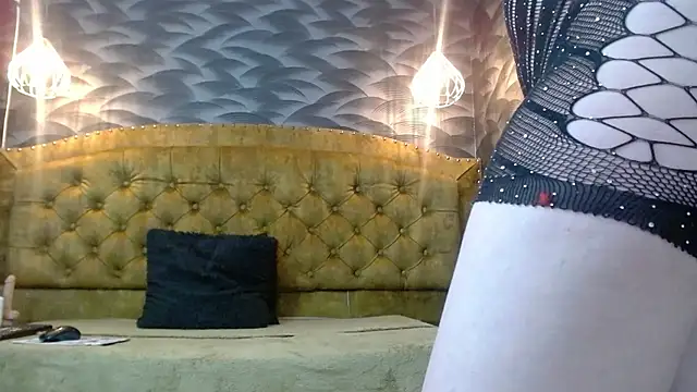 AvaNahomix online show from 09-16-25, 11:11